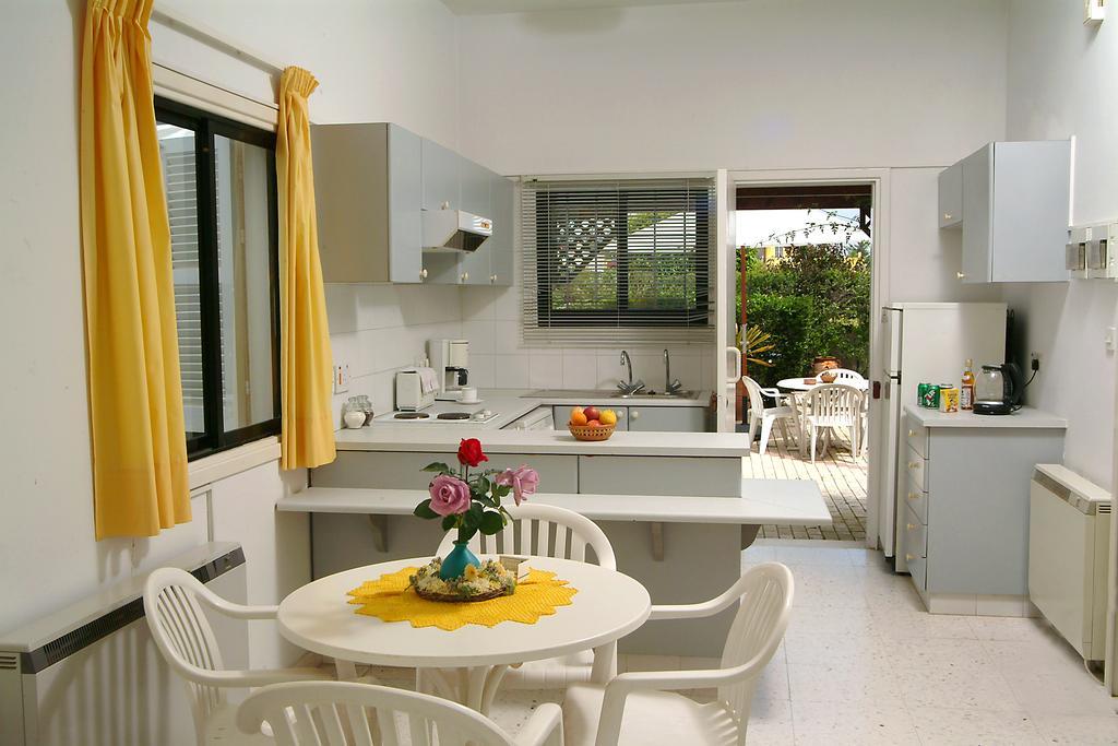 Sunbay Apartments Pyla Buitenkant foto