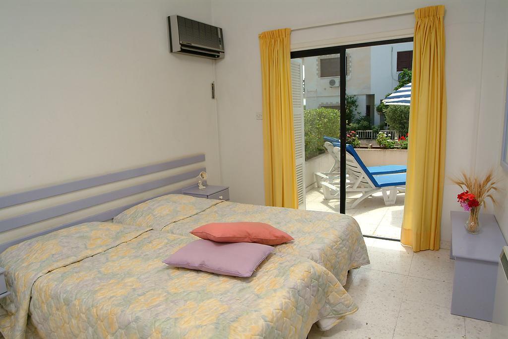 Sunbay Apartments Pyla Buitenkant foto