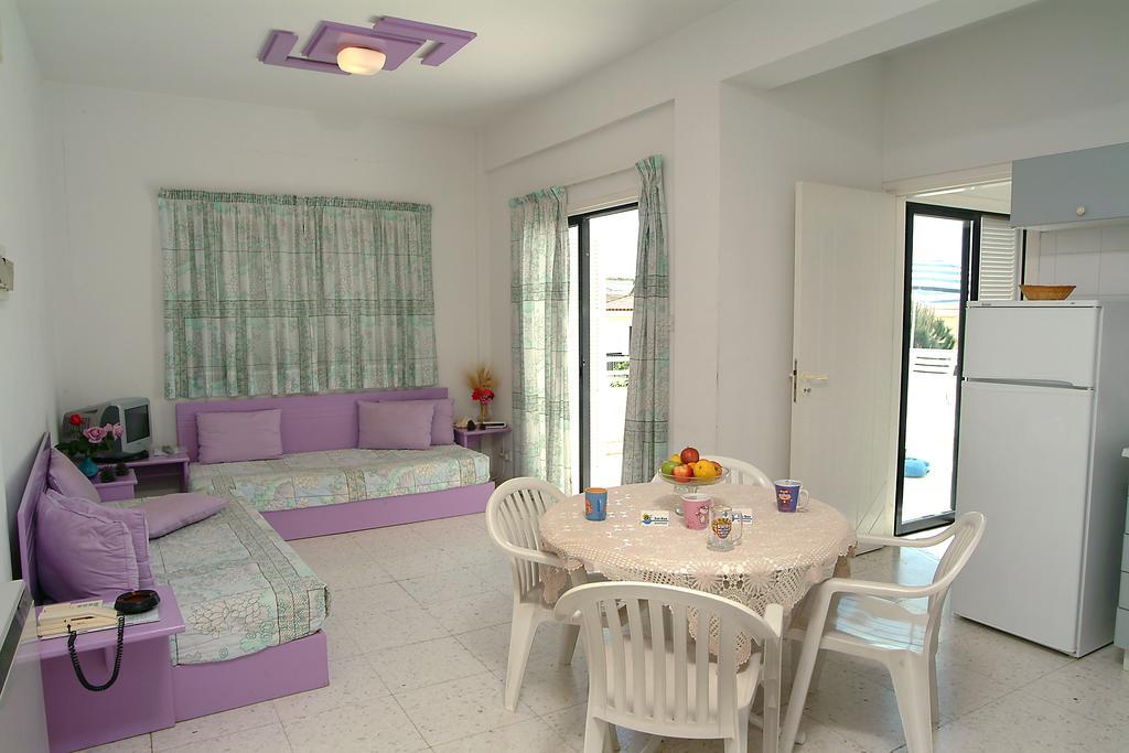 Sunbay Apartments Pyla Buitenkant foto